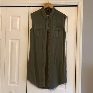 Sleeveless dress